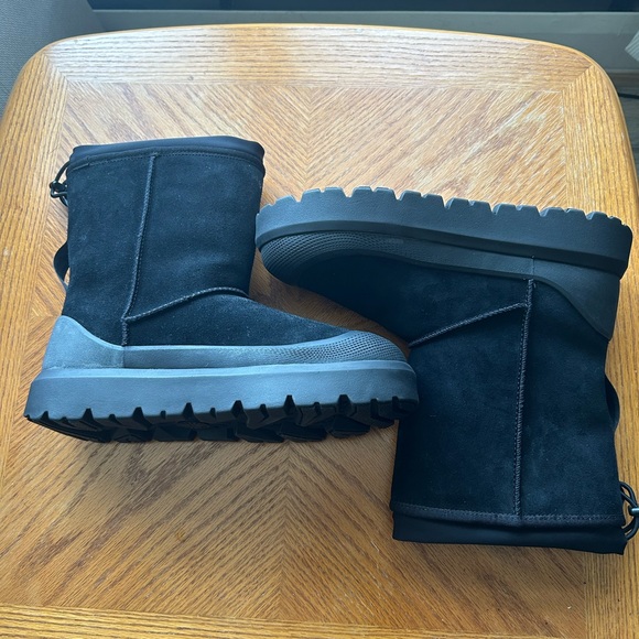 UGG Other - UGG Men's Black and Gray Snow Boots